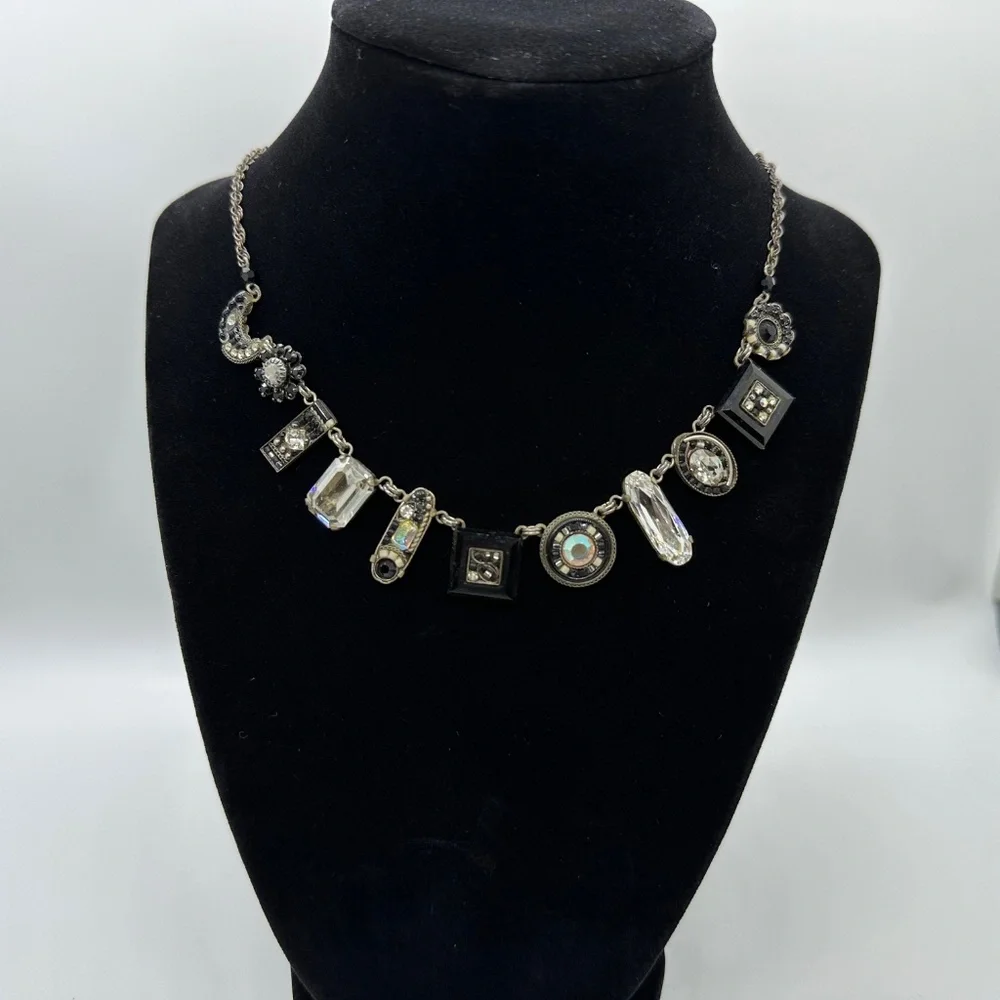 LA DOLCE VITA OBLONG CRYSTAL -BLACK & WHITE - Picture 2 of 3